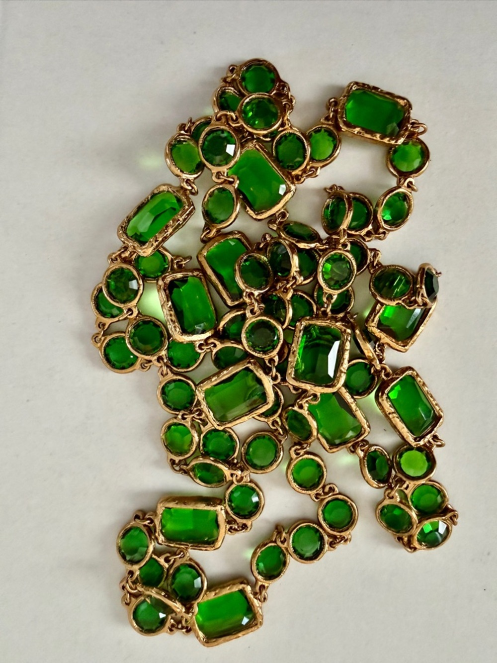 Chanel Vintage 1981 Chicklet Necklace in Emerald Green-Rare color - Picture 7 of 10